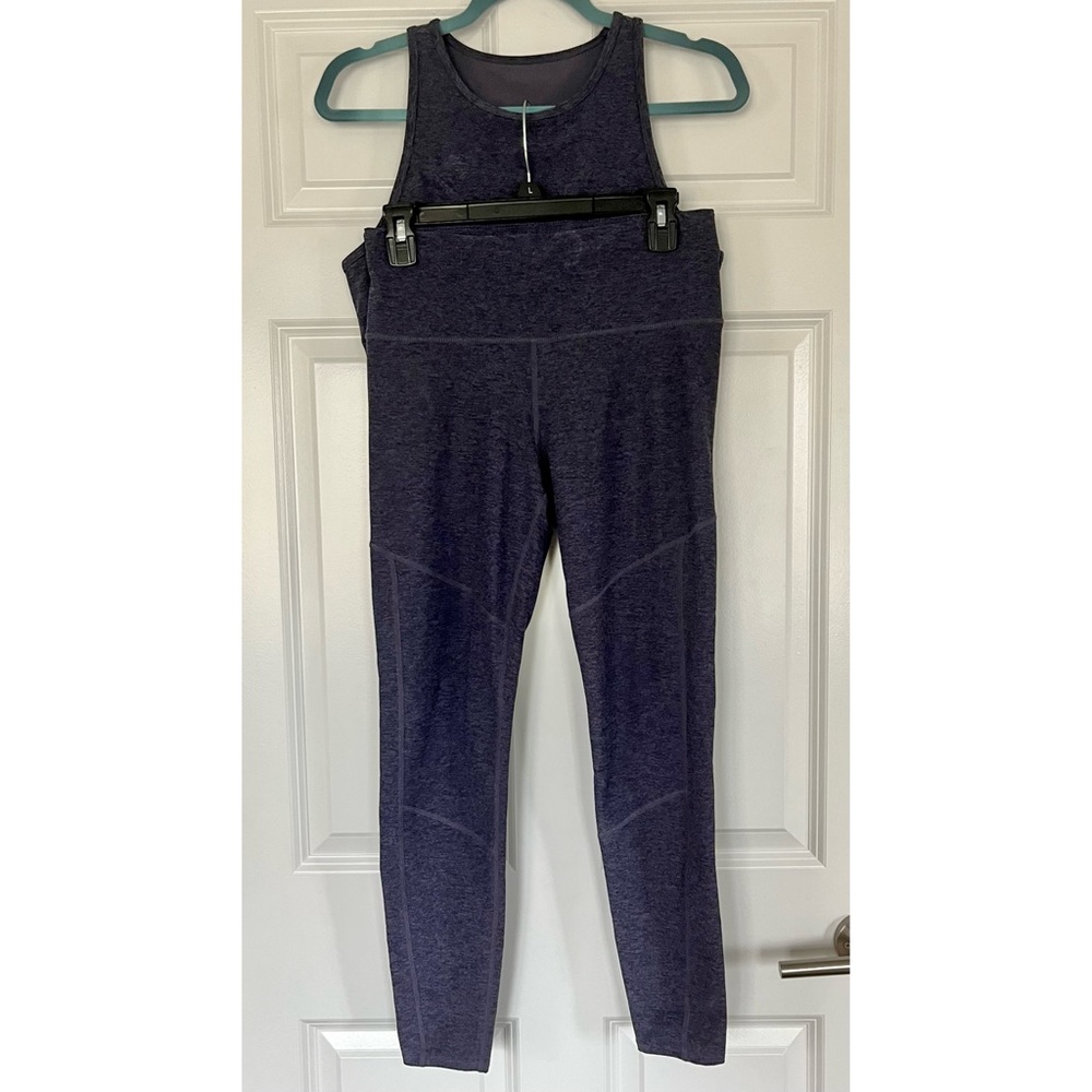 Cute matching navy blue workout set!